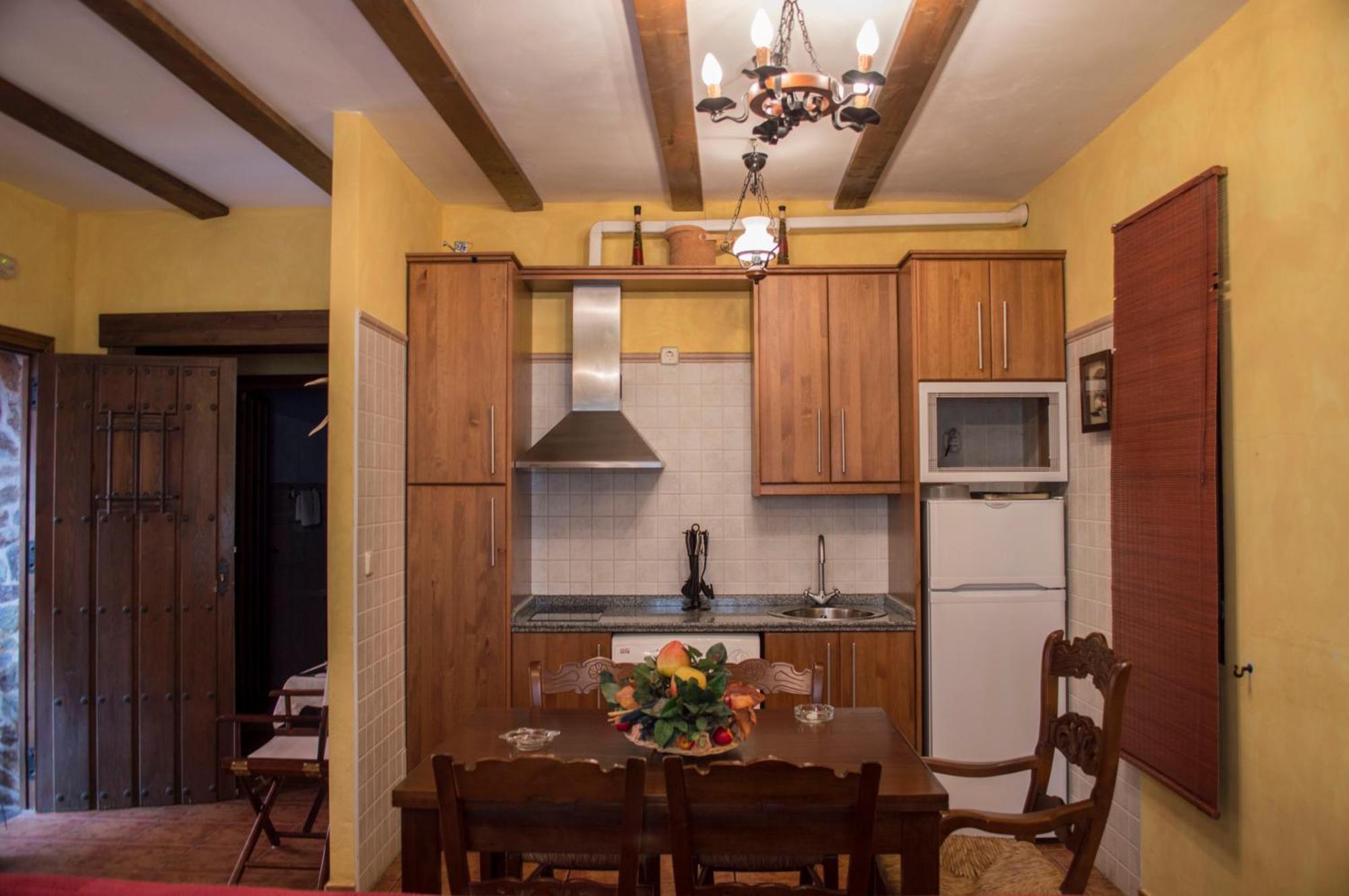 Tamajon Apartamentos Rurales Alvado מראה חיצוני תמונה