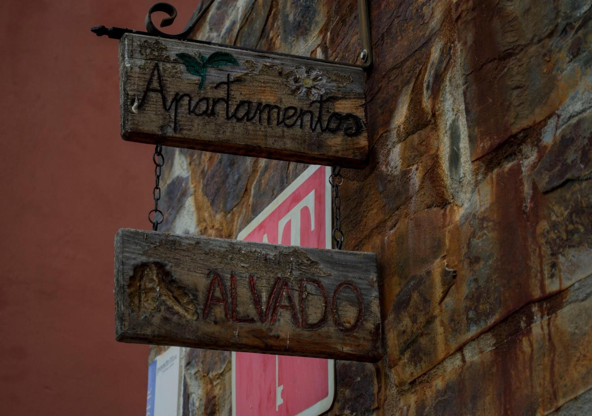 Tamajon Apartamentos Rurales Alvado מראה חיצוני תמונה